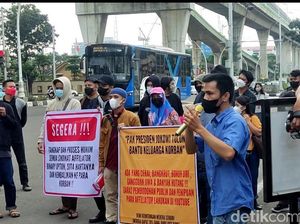 Demo di Mabes Polri, Korban Binomo Minta Indra Kenz Jadi Tersangka