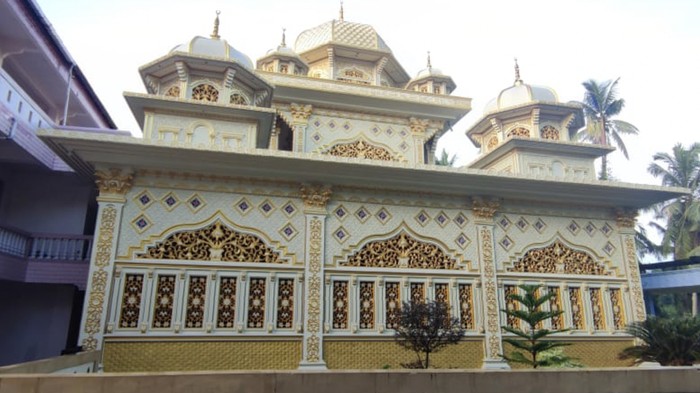 Surau Mato Aie yang megah di Padang Pariaman