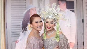 Foto: Gaya Adik Ayu Ting Ting Jadi Pengantin, Langkahi Kakak yang Batal Nikah