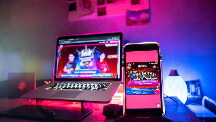 Enam tim esports berhasil menjadi juara di setiap kategori pada Turnamen Dunia Games Waktu Indonesia Bermasin (DGWIB) Championship yang diselenggarakan oleh Telkomsel melalui Dunia Games.
