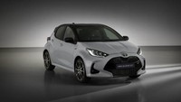 Gran Turismo 7 baru dan Yaris GR Sport GT7 Edition akan tersedia pada 4 Maret 2022. Pembeli mobil ini juga akan mendapatkan stik nirkabel DualSense tambahan dan berlangganan PlayStation Plus selama 3 bulan. Foto: Dok. Toyota Spanyol
