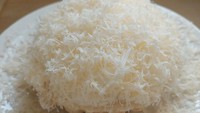 Camilannya ada kue ensaymadas, yaitu kue kering dengan adonan lembut dan manis dilapisi mentega dan gula lalu ditabur keju parut. (Joel Carlos/The Manila Brew)
