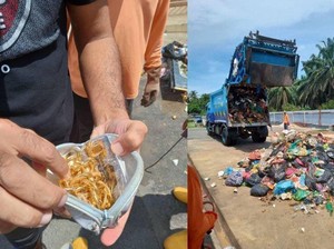 Viral Aksi Petugas Kebersihan Cari Dompet Isi Emas di Timbunan Sampah