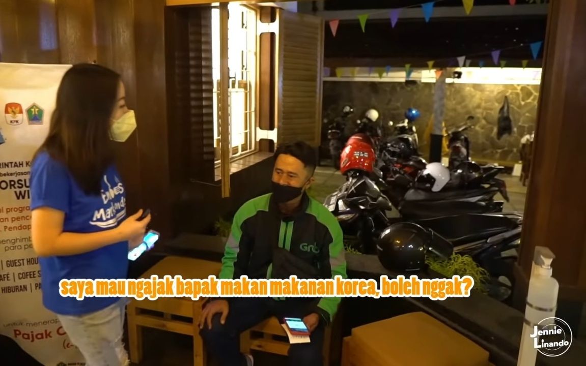 YouTuber Traktir Ojol Makan Tteokbokki dan Odeng