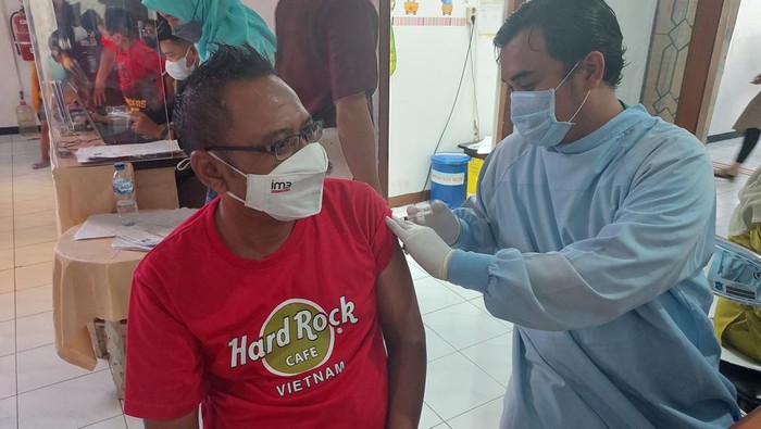 Yuk Arek Suroboyo Vaksin Booster Dulu