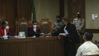 Sidang lanjutan kali ini beragendakan pembacaan pledoi atau nota pembelaan.