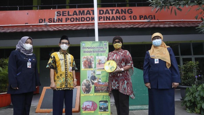 Melalui program Sarapan Berisi, Blue Band menyelenggarakan platform edukasi hingga memberikan dukungan sarapan sehat bagi anak-anak Indonesia.