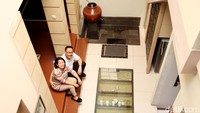Inilah calon kuat kepala otorita Ibu Kota Negara Nusantara, Bambang Susantono bersama sang istri saat melakoni wawancara khusus dengan detikcom beberapa waktu lalu. Rupanya ia juga bukan orang baru di pemerintahan.