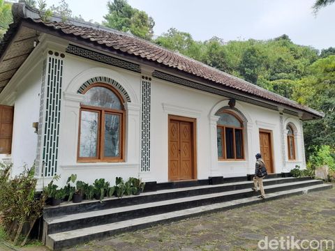Bangunan Kolonial Abad 19 di Sumedang