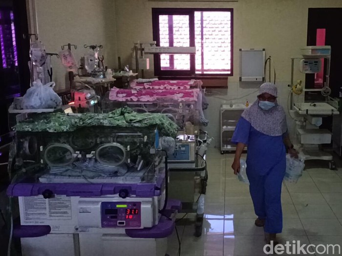 Bayi Lahir Tanggal Cantik