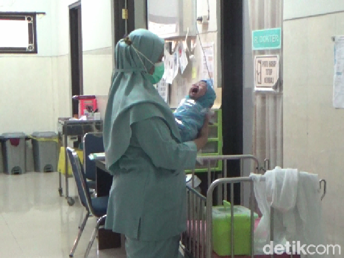 bayi lahir tanggal cantik