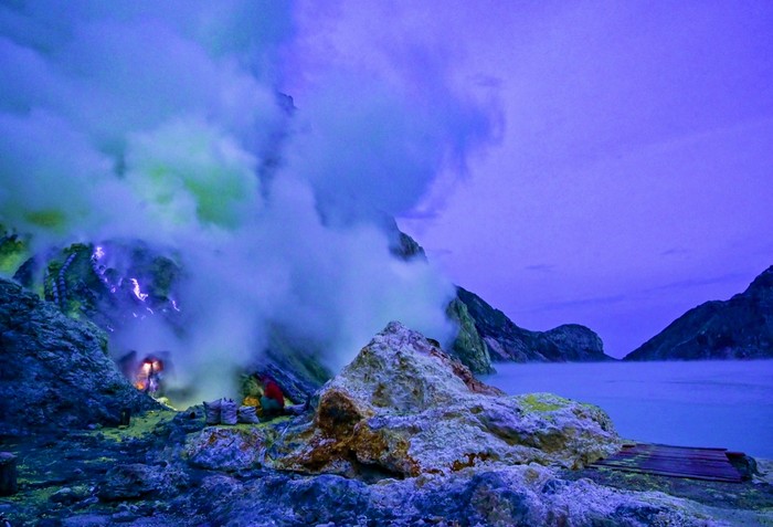 blue flame di kawah ijen