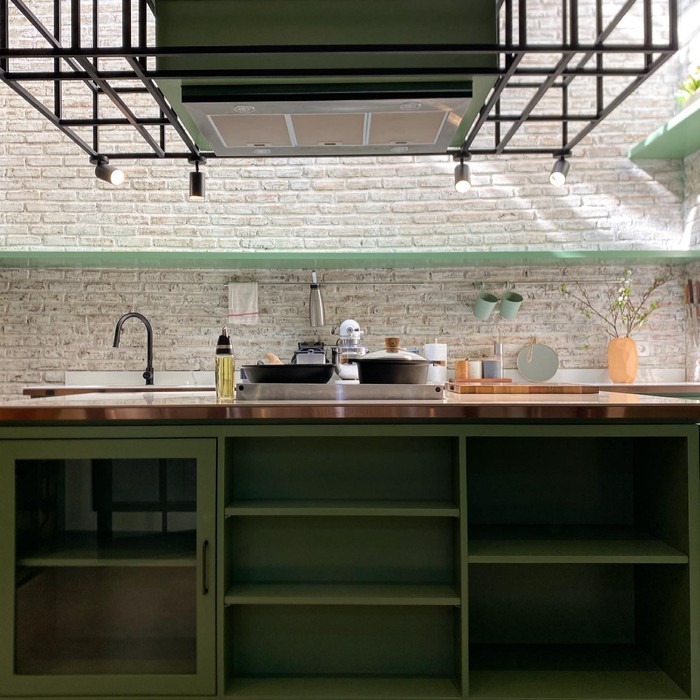 Dapur Chef Arnold yang Simpel Elegan Dapur Chef Arnold yang Simpel Elegan
