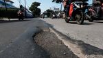 Hati-hati, Banyak Lubang di Jalan Pondok Pinang Jaksel