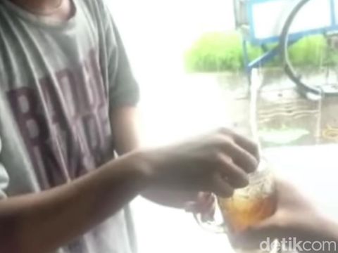 hujan es diminum