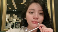 Penyanyi Mawar AFI punya hobi lain selain bernyanyi. Ia juga dikenal sebagai foodies yang doyan kulineran. Banyak momen kulinerannya dibagikan lewat instagram. Foto: instagram @mysamawar