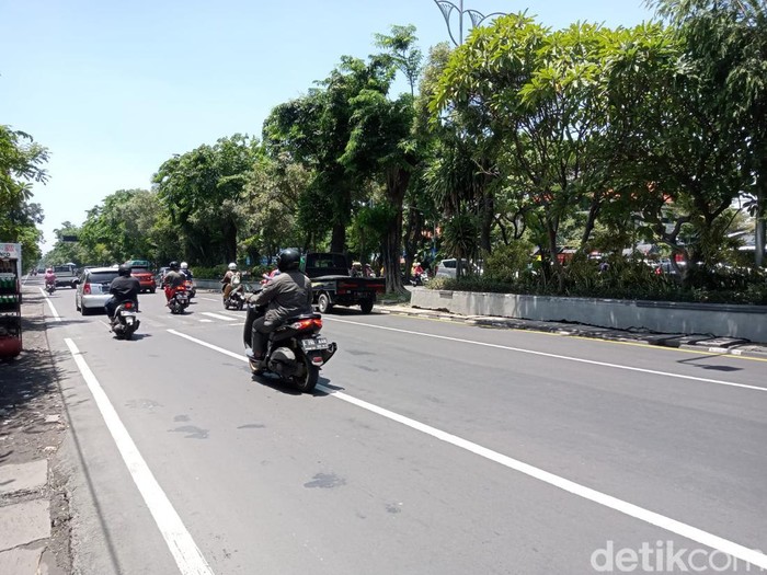 Jalan A Yani arah Sidoarjo lancar.