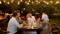 Pria yang akrab disapa Hensat ini juga memaparkan bahwa di dalam buku karyanya menceritakan tentang perjalanan tokoh-tokoh bangsa yang berhasil dalam memanfaatkan momentumnya. Presiden Jokowi adalah salah satunya. Selain itu buku ini juga terdapat fakta menarik dari hasil disertasi yang dilakukan olehnya. Hensat menjelaskan mengenai aktivitas media sosial dan kaitannya dengan karir politik seseorang.