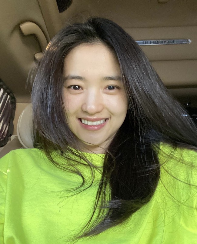 Tak sedikit netizen Korea yang menganggap daftar artis Korea dengan perilaku terburuk itu kontroversial. Sementara yang lain terkejut karena percaya dengan penilaian atas sikap Kim Tae Ri. Foto: dok. Instagram kimtaeri_official