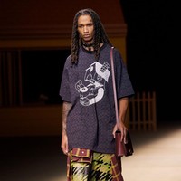 Fashion show koleksi Coach Fall/Winter 2022 yang terinspirasi nuansa klasik Amerika Serikat dengan busana bak era 70-an dan 90-an. Foto: Dok. Coach.