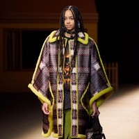 Fashion show koleksi Coach Fall/Winter 2022 yang terinspirasi nuansa klasik Amerika Serikat dengan busana bak era 70-an dan 90-an. Foto: Dok. Coach.