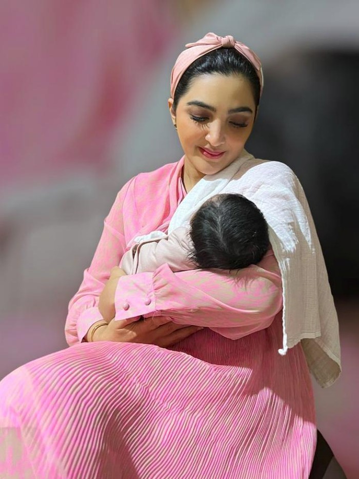 Krisdayanti dan Ashanty Krisdayanti dan Ashanty kompak pamer rambut tebal baby A