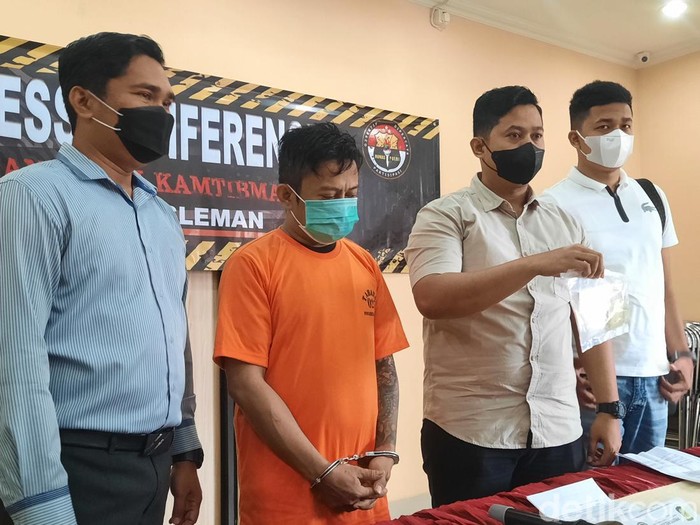 Kurir sabu-sabu yang ditangkap Sat Narkoba Polres
