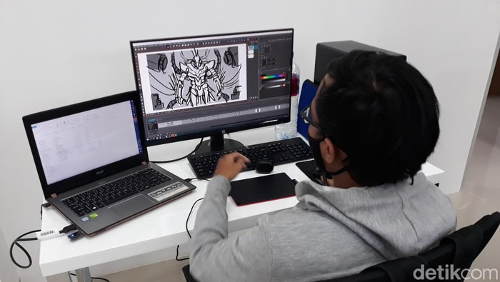 Mahasiswa Prodi Animasi Fakultas Media Rekam ISI Yogyakarta saat menggarap series motif batik, Selasa (22/2/2022).