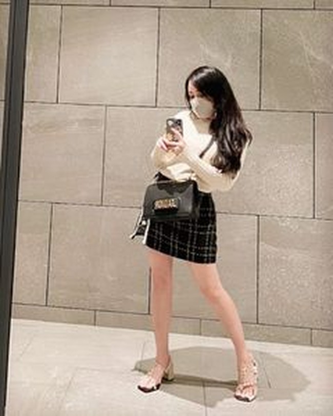 Tak jarang Mawar juga memamerkan gaya OOTD dengan kesan kasual hingga feminin. Foto: Instagram