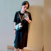 Di Instagram, ia pun sering berbagi selfie cantik. Foto: Instagram