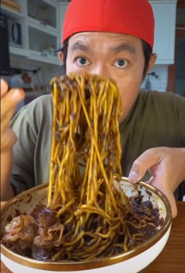 Rekomendasi Makanan Enak Versi Melki Bajaj