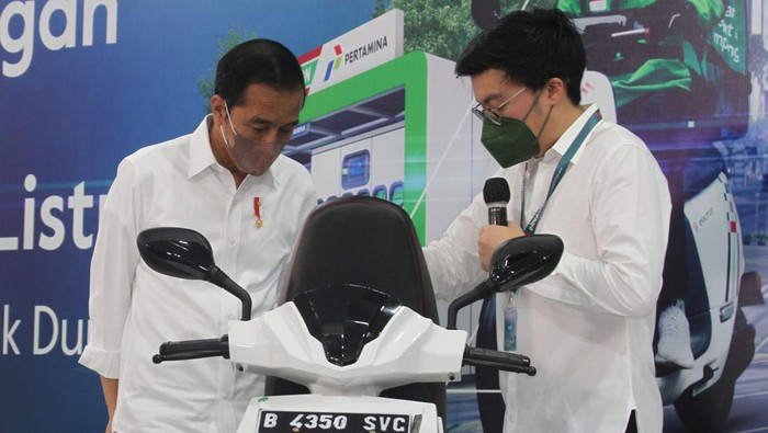 Perusahaan patungan Gojek dan TBS Energi Utama, Electrum bersinergi dengan Pertamina, Gogoro dan Gesits dalam pengembangan ekosistem kendaraan listrik.