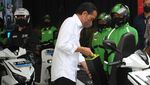 Momen Jokowi Hadiri Peluncuran Kolaborasi Kendaraan Listrik