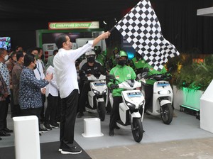 Abang Ojol Pakai Motor Listrik Bisa Hemat Sampai Rp 700 Ribu/Bulan