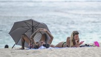 Menurut Pengelola Objek Wisata Pantai Melasti melilhat pada tahun-tahun sebelumnya, kunjungan di objek wisata Pantai Melasti kerap melonjak pada akhir tahun. Untuk itu meski di tengah pandemi Covid-19 dan PPKM level 3, semuanya tetap dilakukan sebagai antisipasi di lapangan.