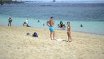 Pantai Melasti Bali Kembali Ramai Wisatawan Usai Mati Suri