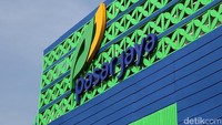 Badan Usaha Milik Daerah (BUMD) milik Pemprov DKI Perumda Pasar Jaya mengangkat Rosario de Marshall atau Hercules jadi tenaga ahli. Hercules disebut sudah melalui tahapan fit and proper test untuk jadi tenaga ahli. (Ari Saputra/detikcom)