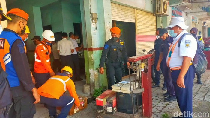 Pengosongan ruko di eks stasiun Banyuwangi