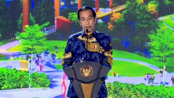 Presiden Jokowi saat memberikan sambutan di acara peresmian NasDem Tower