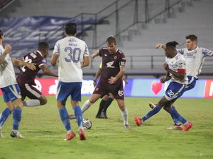 PSM Makassar Ditumbangkan Persib 2-0, Gol Cepat Kubur Impian Juku Eja