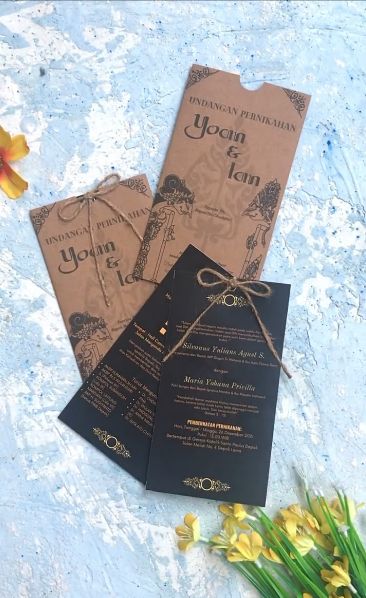 Rekomendasi undangan pernikahan modern campur tradisional dari @gifu_invitation.