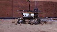 Robot Amalia ini merupakan salinan robot rover sebelumnya, Rosalind Franklin.