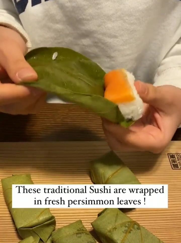 Sushi Daun Kesemek Khas Jepang yang Unik