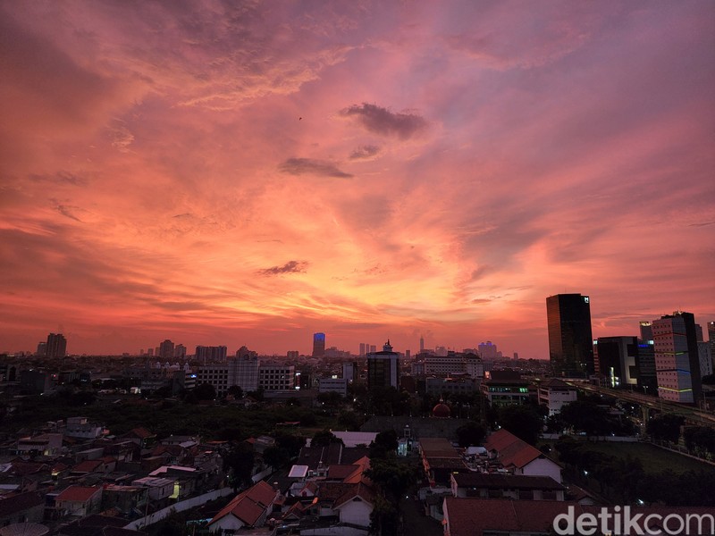 Uji kamera Galaxy S22 Ultra Vs Huawei P50 Pro