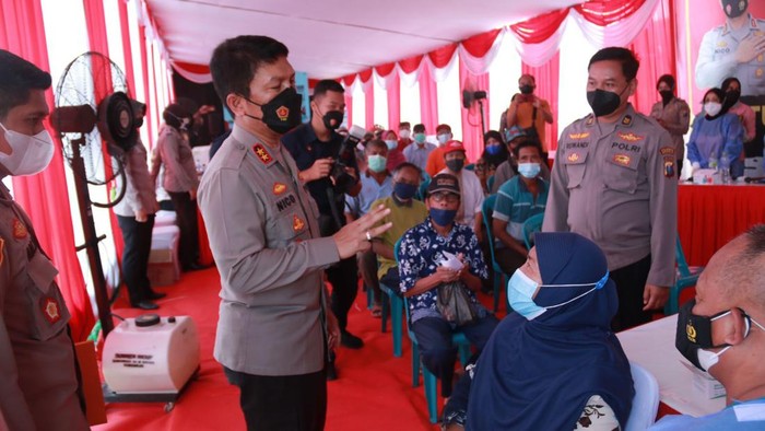 Vaksin di Sidoarjo