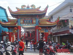 Ini Vihara Kwan Im di Singkawang, Sang Dewi Welas Asih