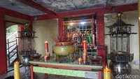 Sebenarnya nama asli dari vihara ini adalah Vihara Dharma Suci Mulia. Disebut Vihara Surga Neraka karena ada banyak penggambaran mengenai kehidupan setelah kematian versi ajaran Taoisme. Ada surga untuk manusia berpahala dan neraka untuk para pendosa. (Wahyu Setyo Widodo/detikTravel)