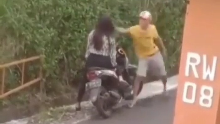 viral pria pukul wanita di malang