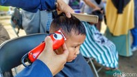 Komunitas ini menilai sosok Muhaimin Iskandar selalu memperhatikan pelaku usaha kecil. Terutama, kata dia, hal tersebut adalah khususnya bagi para Tukang Cukur yang ada di Kabupaten Bandung. Komunitas juga berharap, Muhaimin Iskandar bisa memberikam fasilitas pelatihan cukur yang professional di Kabupaten Bandung. Dengan itu, kata dia, para tukang cukur di Kabupaten Bandung bisa lebih tertata.