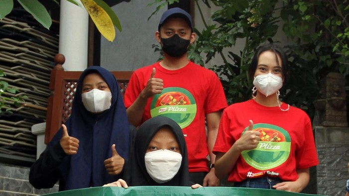 Aksi nyata peduli sesama dilakukan dalam rangka memperingati World Eat for Good Day di Jakarta.